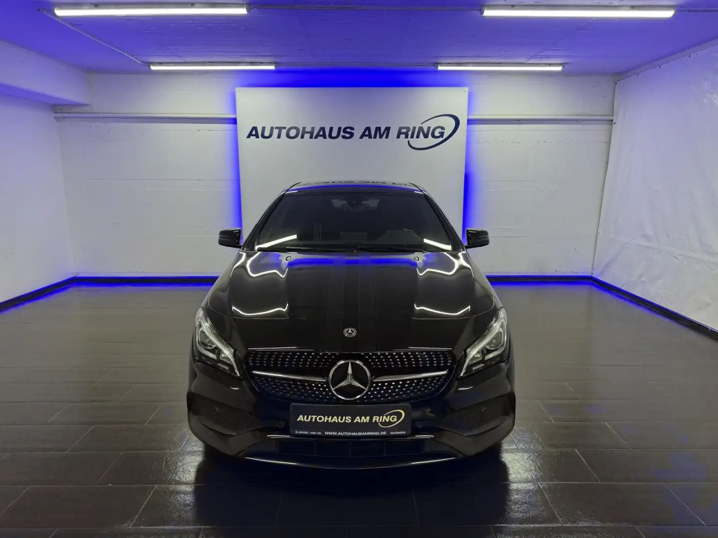 Mercedes-Benz CLA 180 AMG Sport Aut. 1HND NAVI APPLE LED NIGHT Schwarz - 1