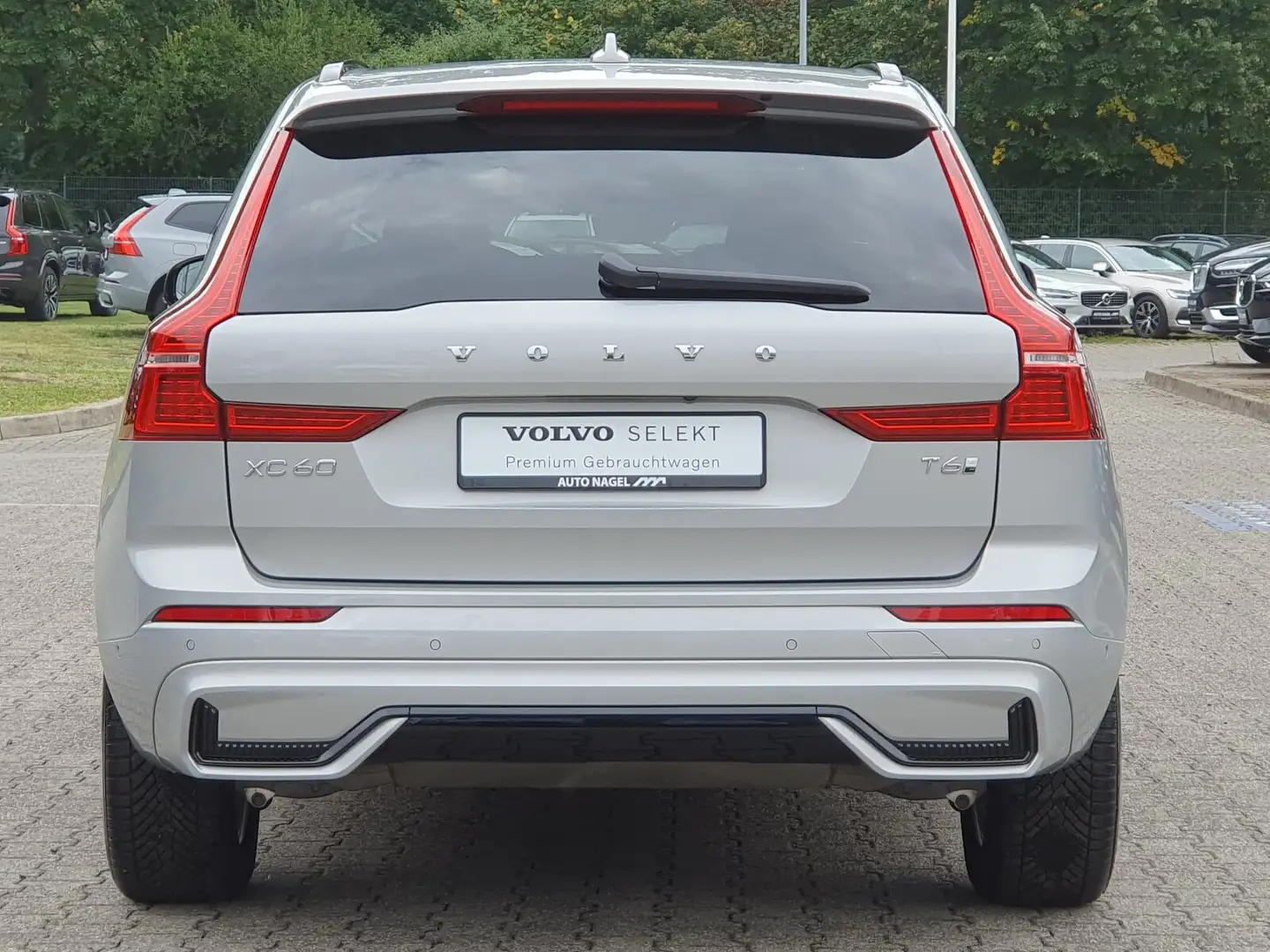 Volvo XC60 XC60 T6 AWD Plus Dark HEAD UP|PILOT|LED|ALARM| Silber - 2