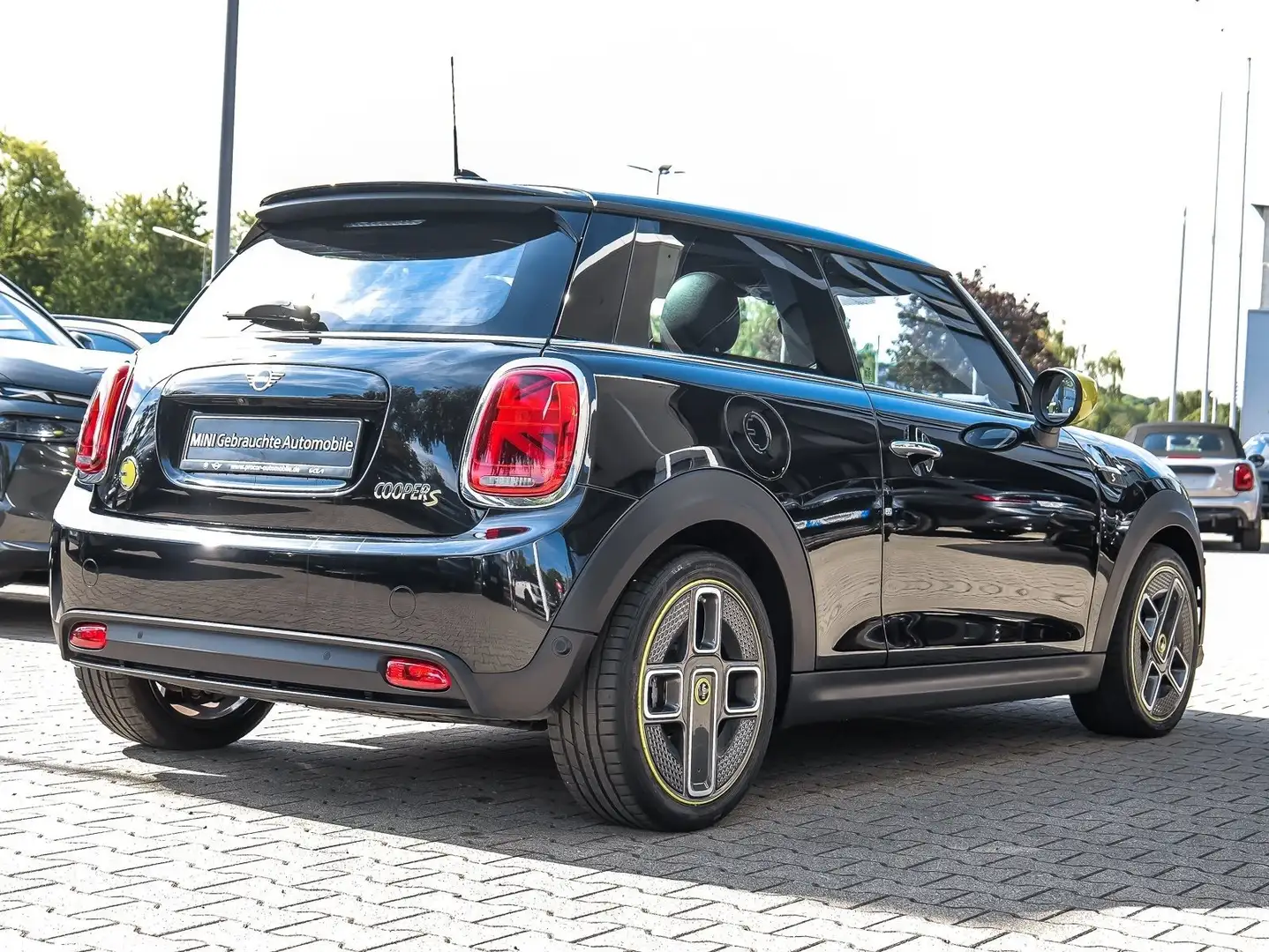 MINI Cooper SE 3-Türer HUD PANO RFK NAVI Standh. LED Schwarz - 2
