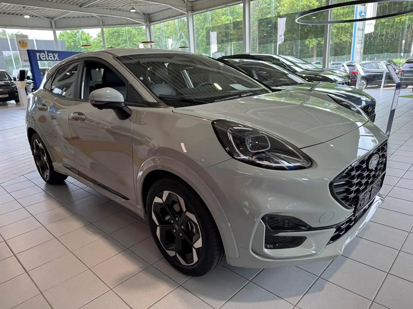 Ford Puma St-Line X 1.0i Ecoboost mHEV (Cactus Grey, Drivers Gris - 2