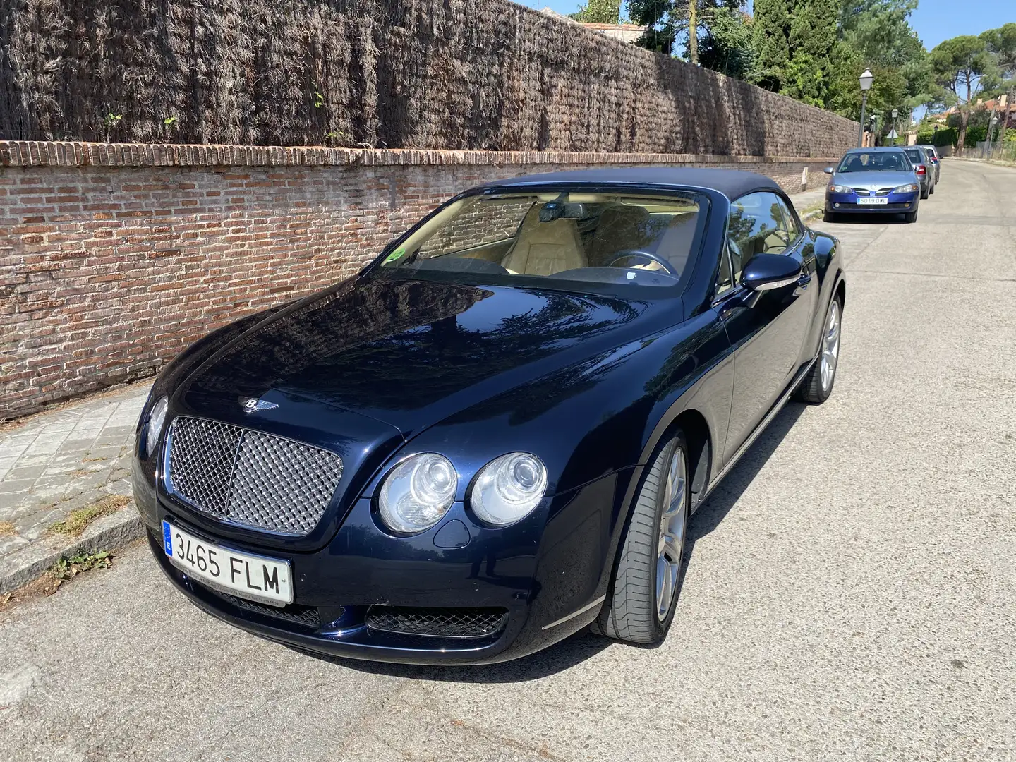 Bentley Continental GTC - 1