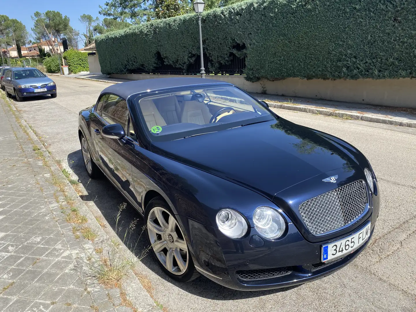 Bentley Continental GTC - 2