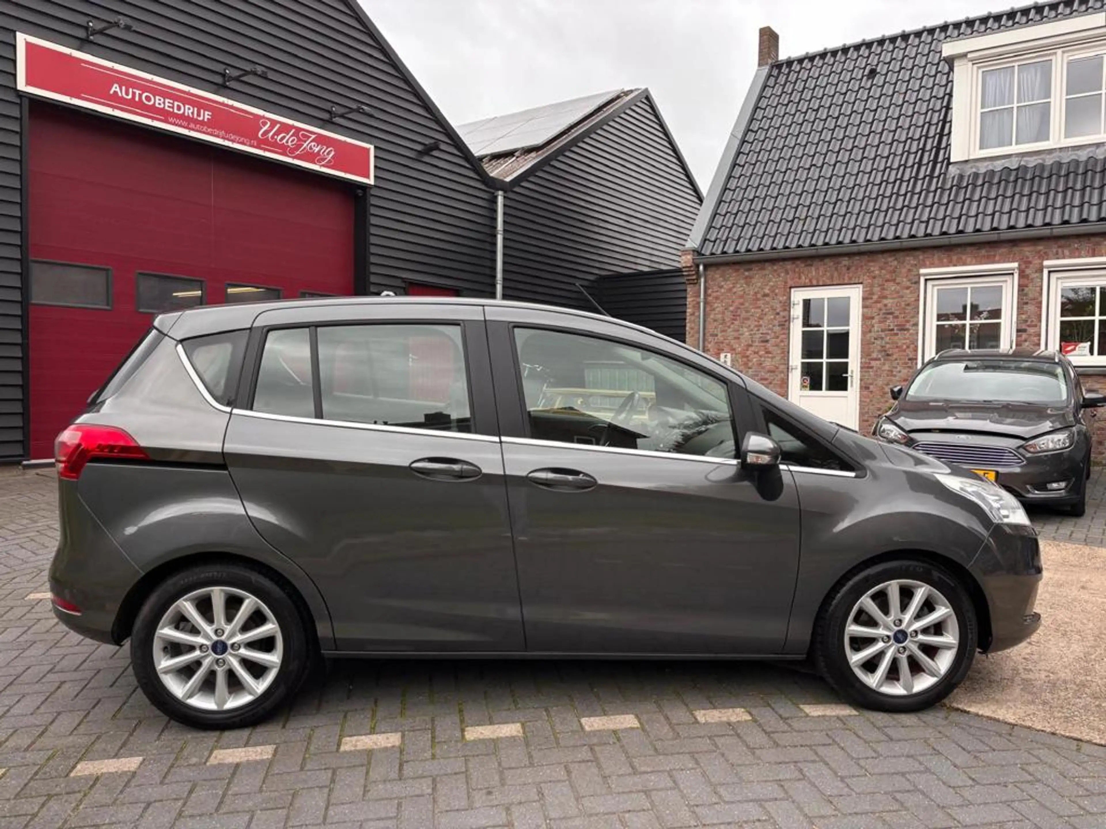 Ford B-Max 1.0 EcoBoost Titanium — photo 2