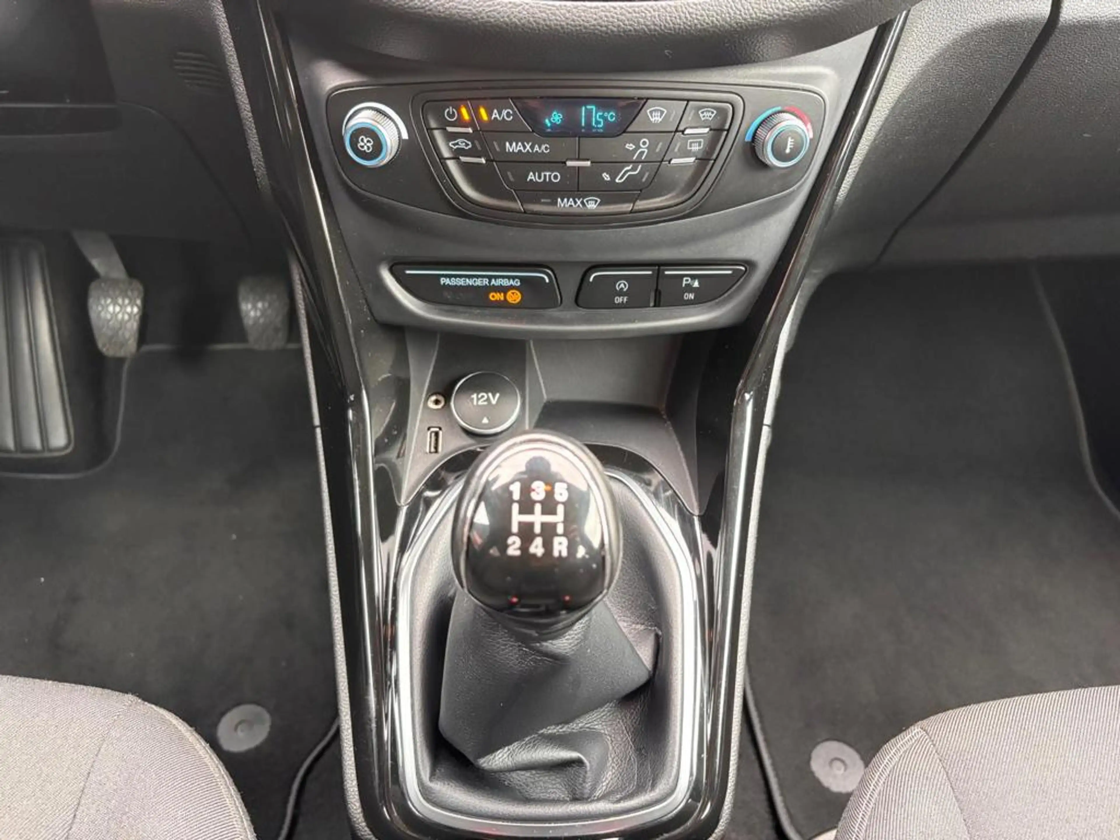 Ford B-Max 1.0 EcoBoost Titanium — photo 15