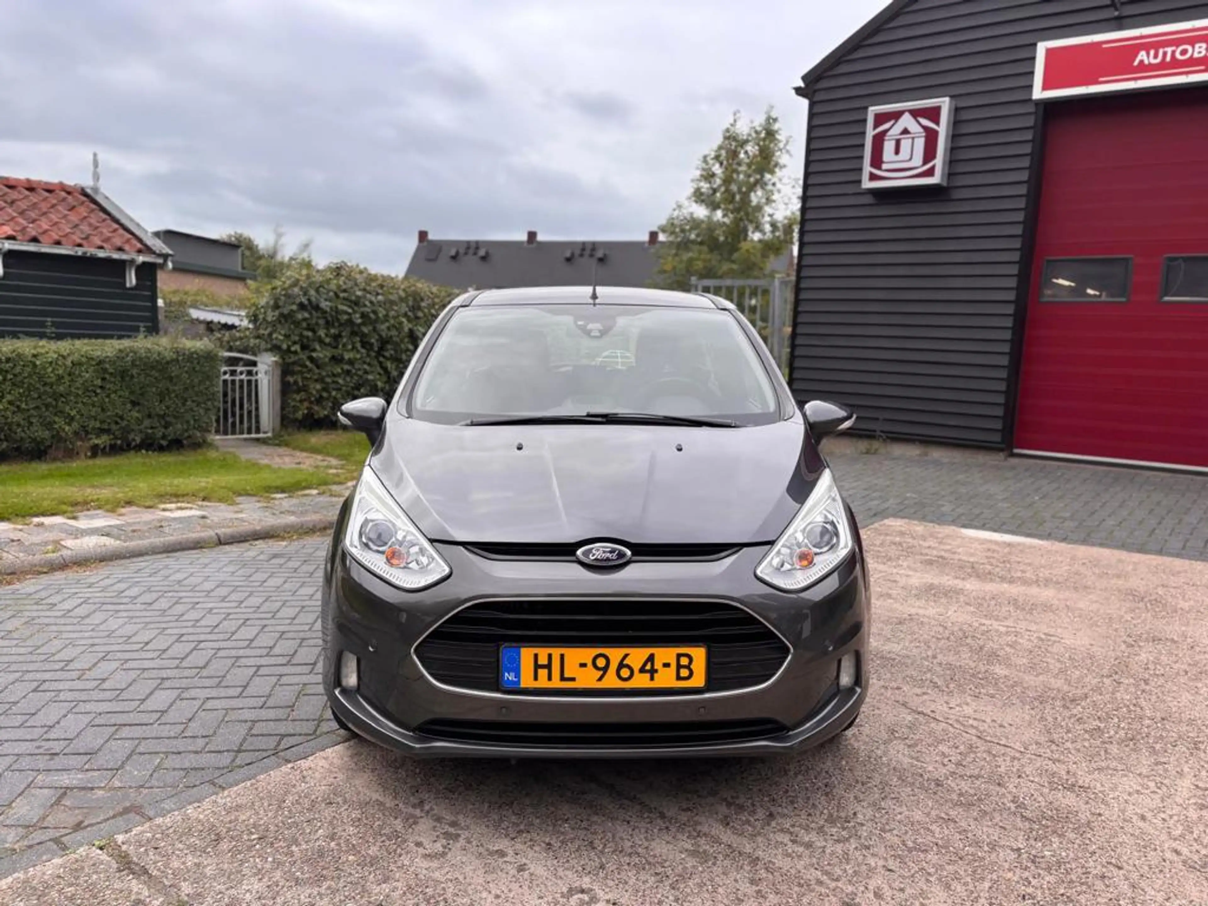 Ford B-Max 1.0 EcoBoost Titanium — photo 8