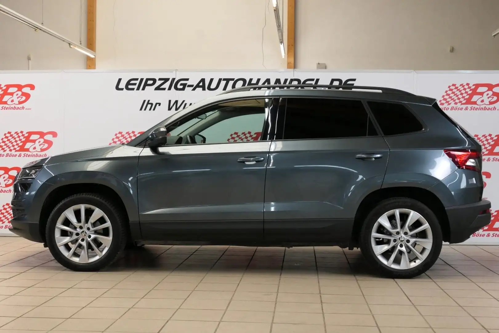 Skoda Karoq Style*LED*AHK*SHZ*NAV*PDC*ACC* Grau - 2