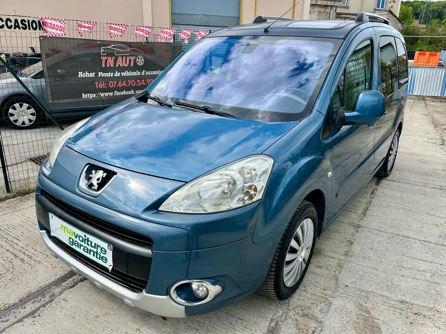 Peugeot Partner Tepee 1.6 HDi FAP 92ch Zénith Garantie 6 Mois Bleu - 1