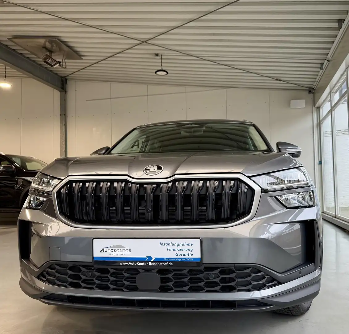 Skoda Kodiaq Selection Autom., *7-Sitzer *LED *ACC *Navi *Kamer Grau - 1