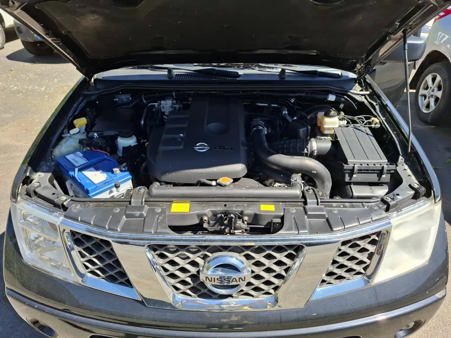 Nissan Navara 2.5 dCi 174 ch King Cab Confort GAR 1 AN k - 2