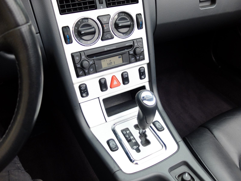 Mercedes-Benz SLK 230 Final Edition — photo 12
