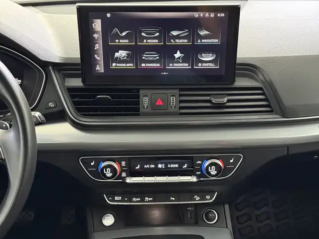 Audi Q5 view 11