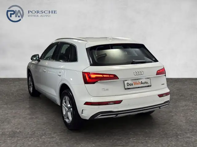 Audi Q5 view 4