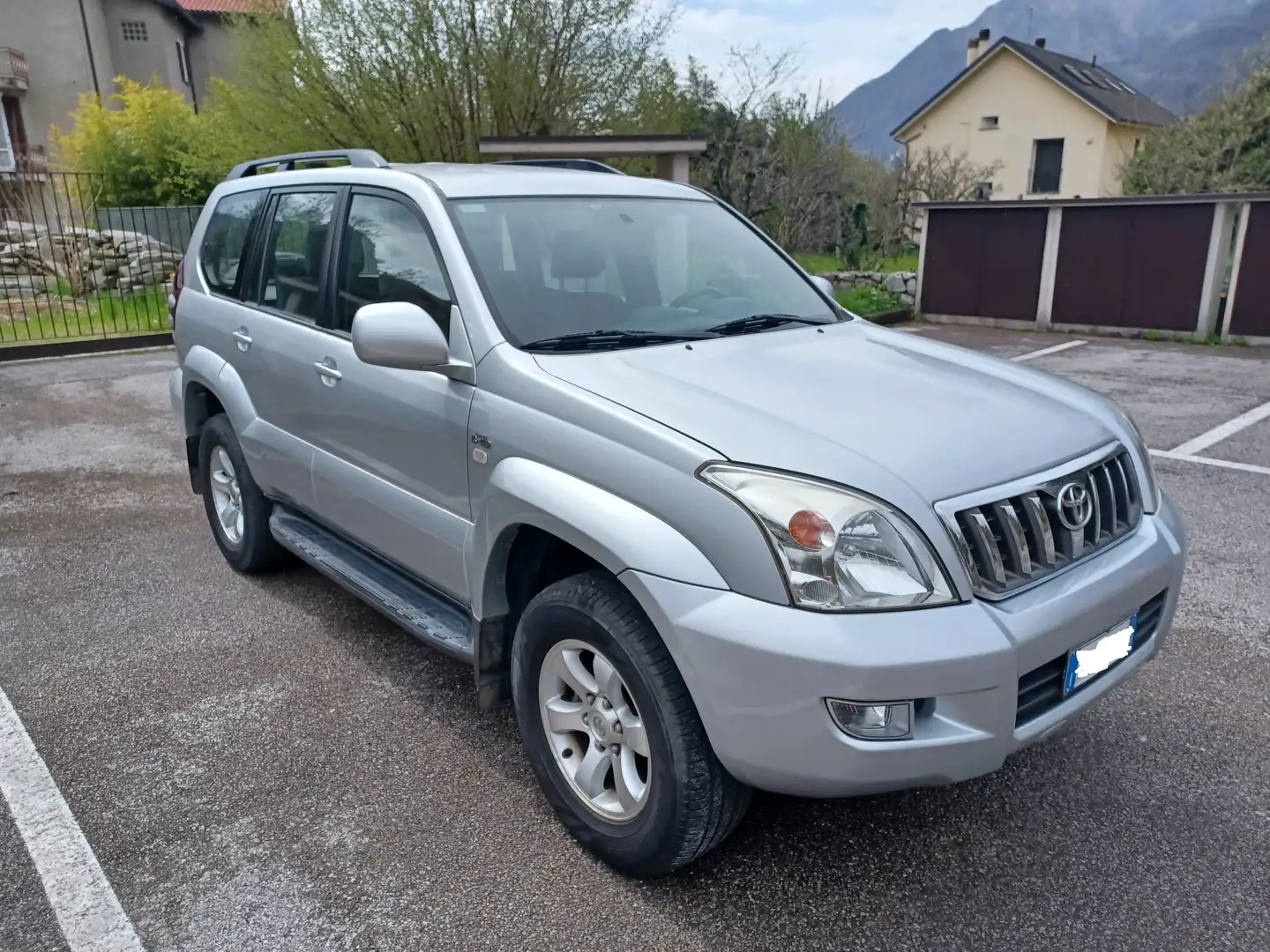 Toyota Land Cruiser Land Cruiser kdj120 5p 3.0 d4-d Šedá - 1