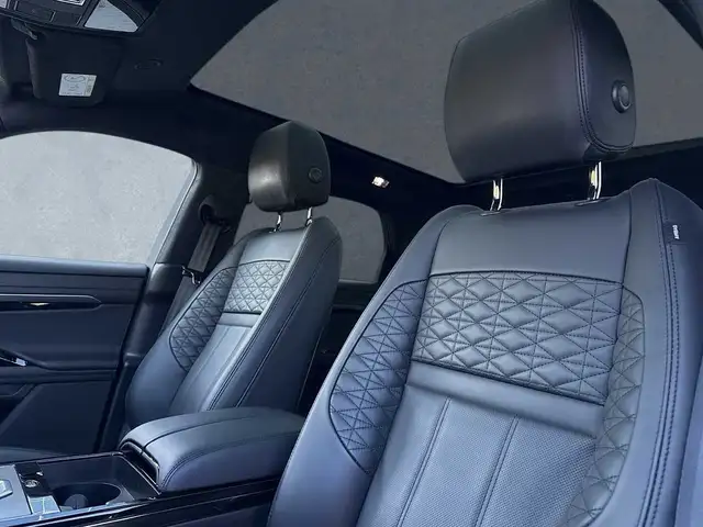 Land Rover Range Rover Evoque view 10