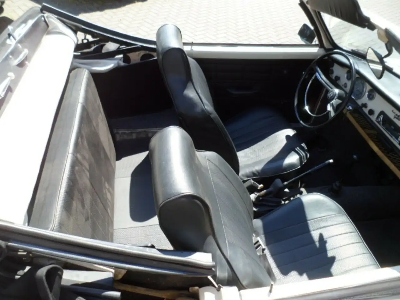 Volkswagen Karmann Ghia Sonnenlanddach 1968 hellbeige, foto 6