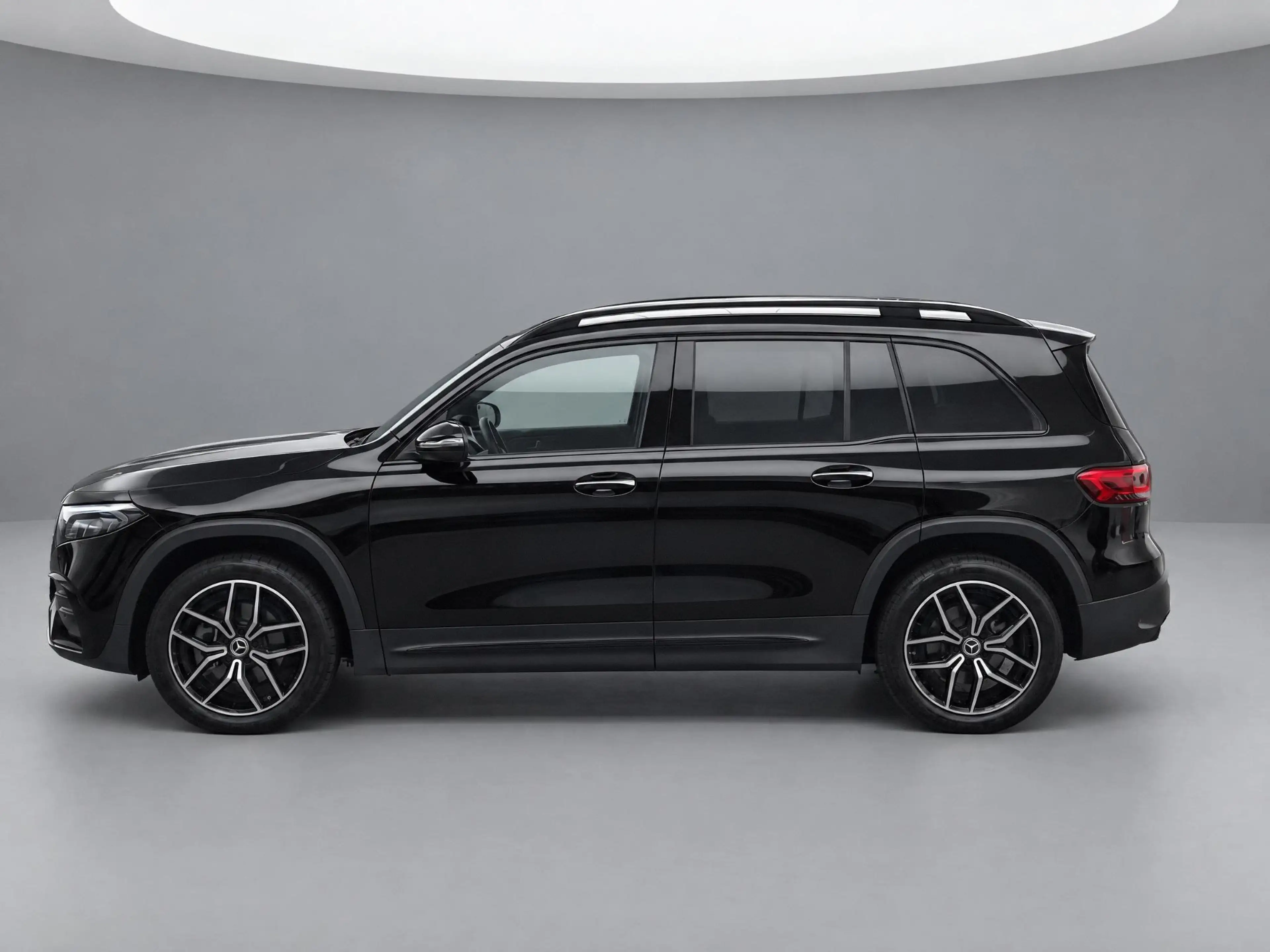 Mercedes-Benz EQB 250 AMG Line 67 kWh — photo 3