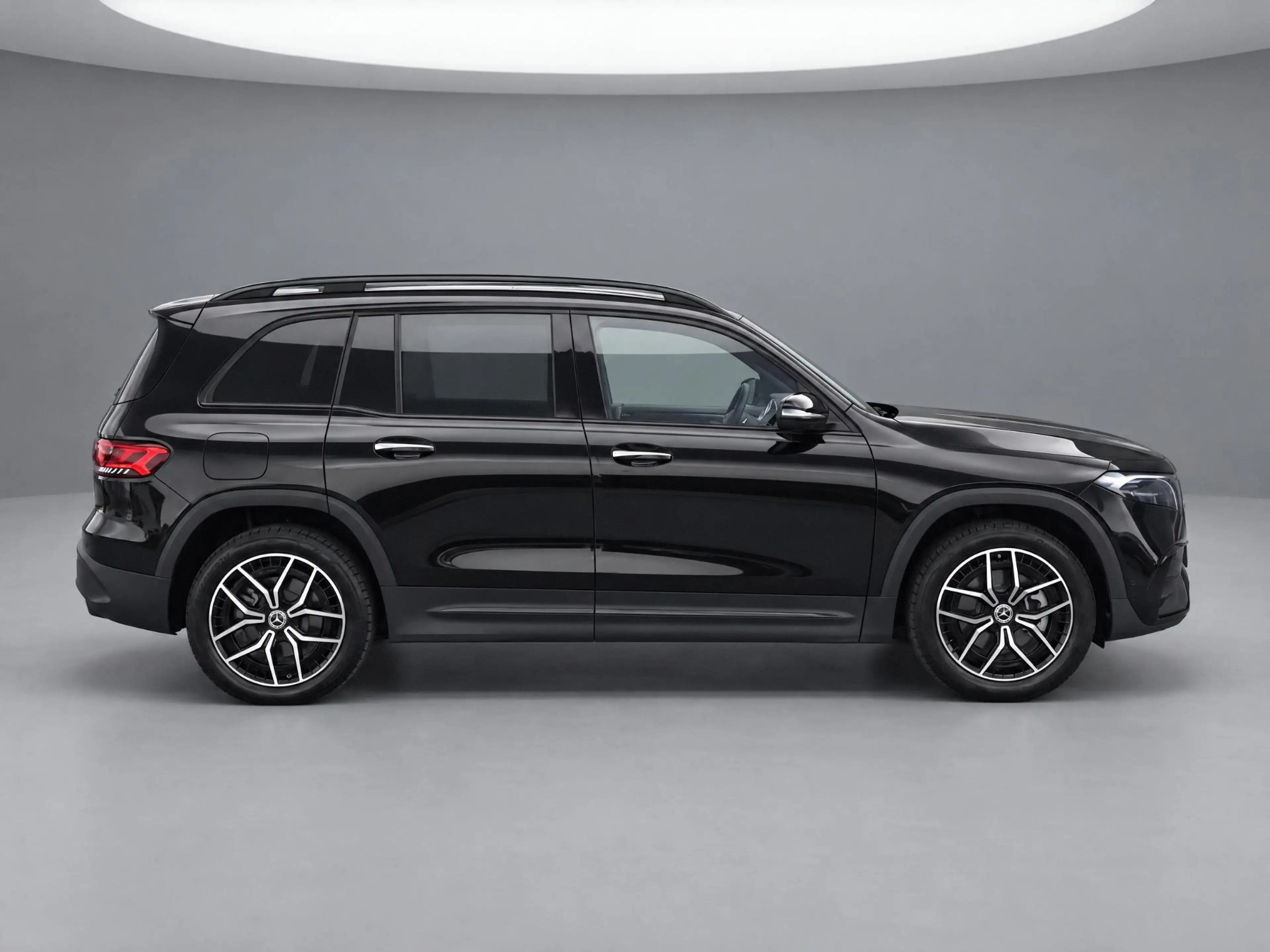 Mercedes-Benz EQB 250 AMG Line 67 kWh — photo 4