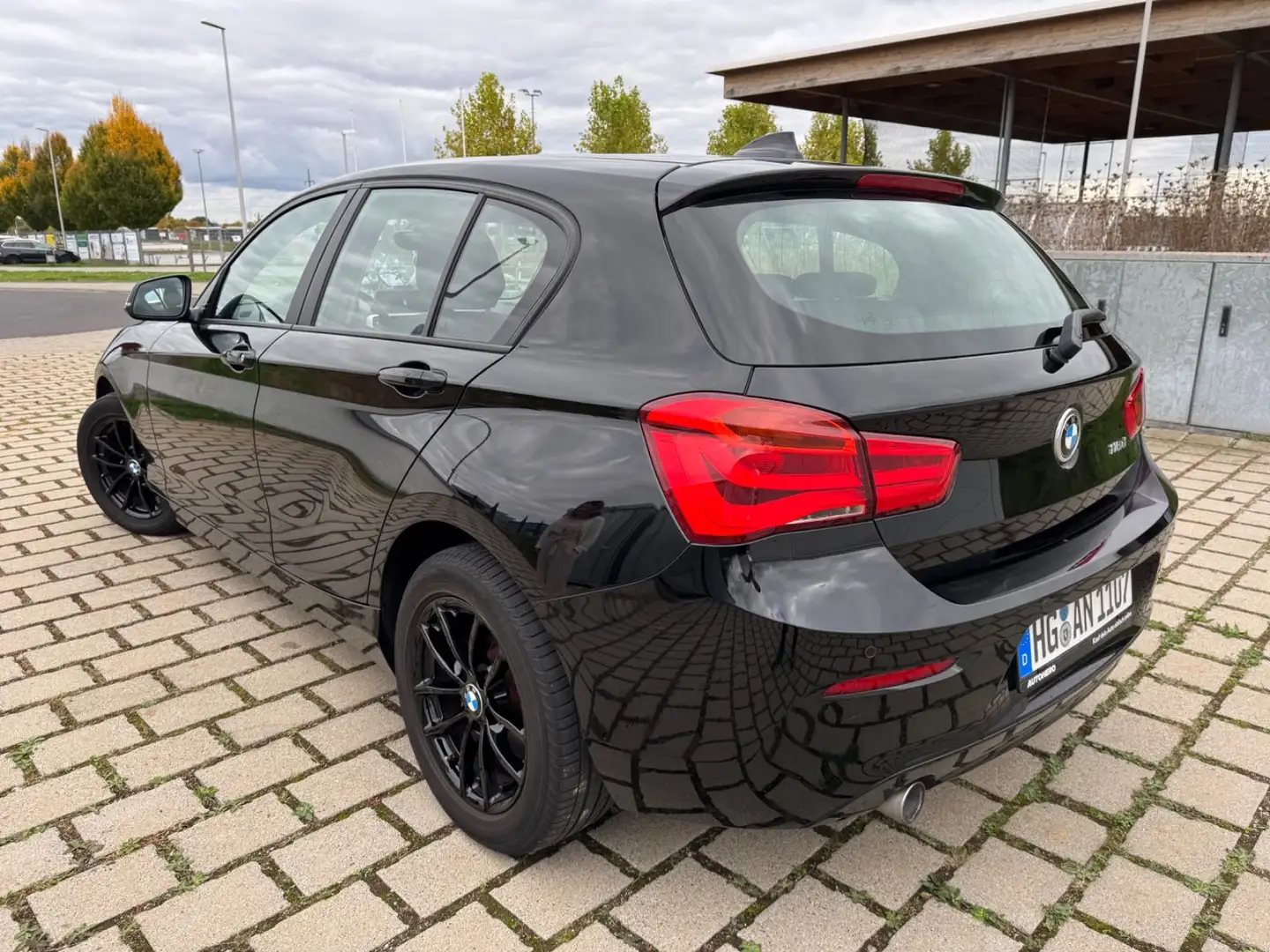 BMW 116 d Business Pak Navi pdc Klima Euro6 NETO13500 Noir - 1