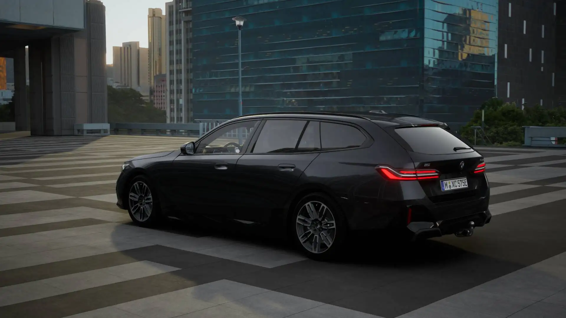 BMW i5 Touring eDrive40 M Sport / panoramadak / Trekhaak Grijs - 2