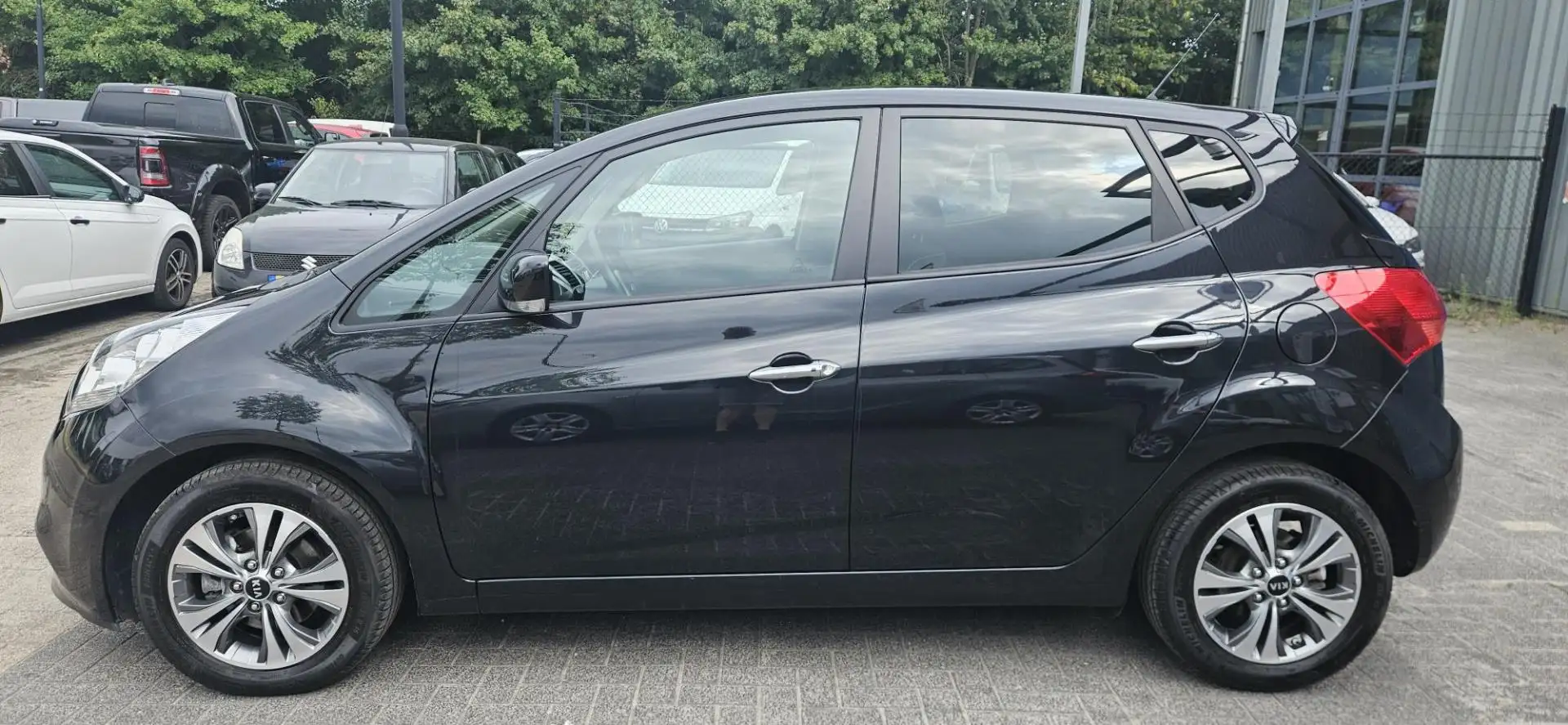 Kia Venga 1.6 125PK AUTOMAAT Clima Keyless PDC 16000KM! UNIE Negru - 2