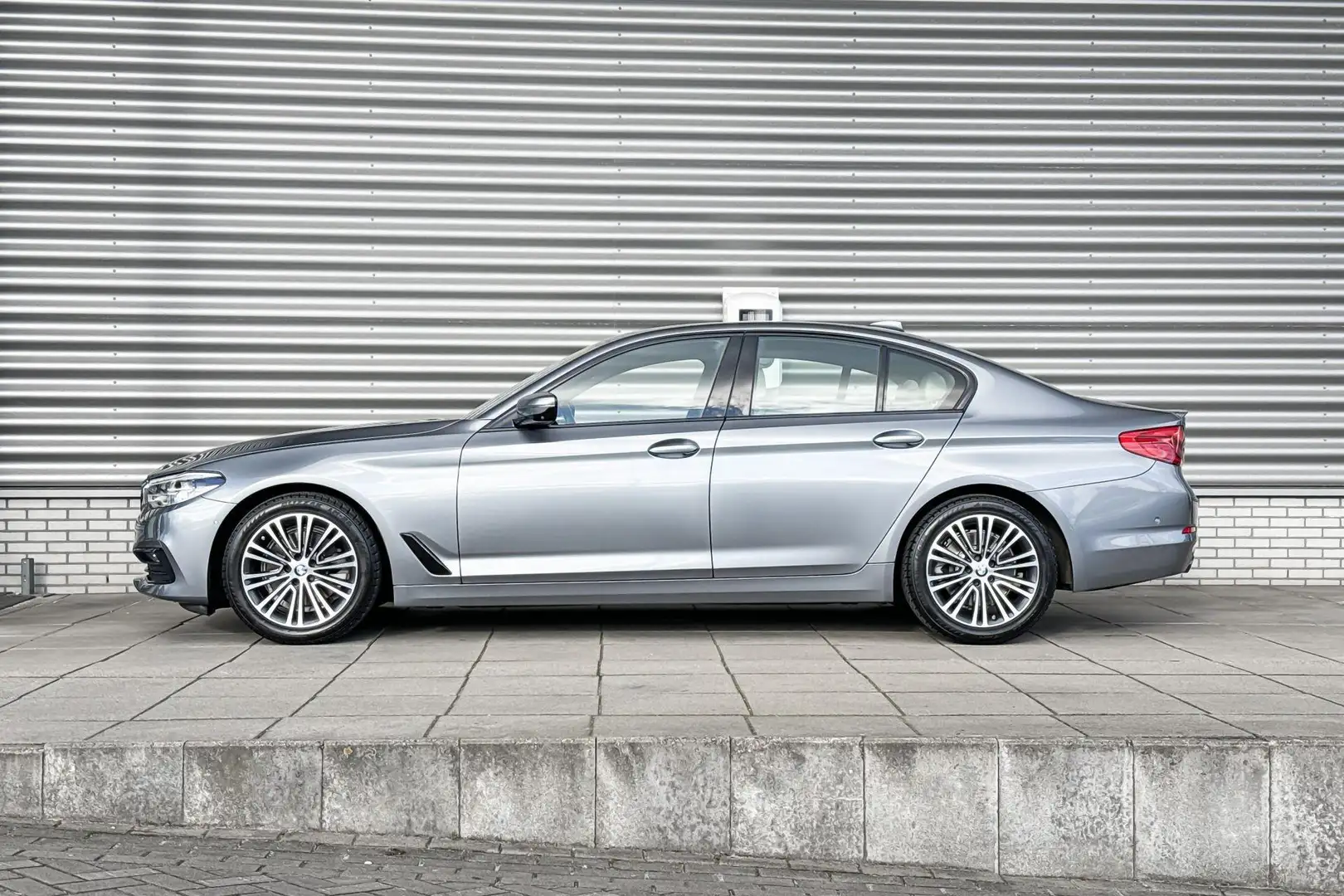 BMW 520 5 Serie Sedan 520d High Executive Edition / Select Gris - 2
