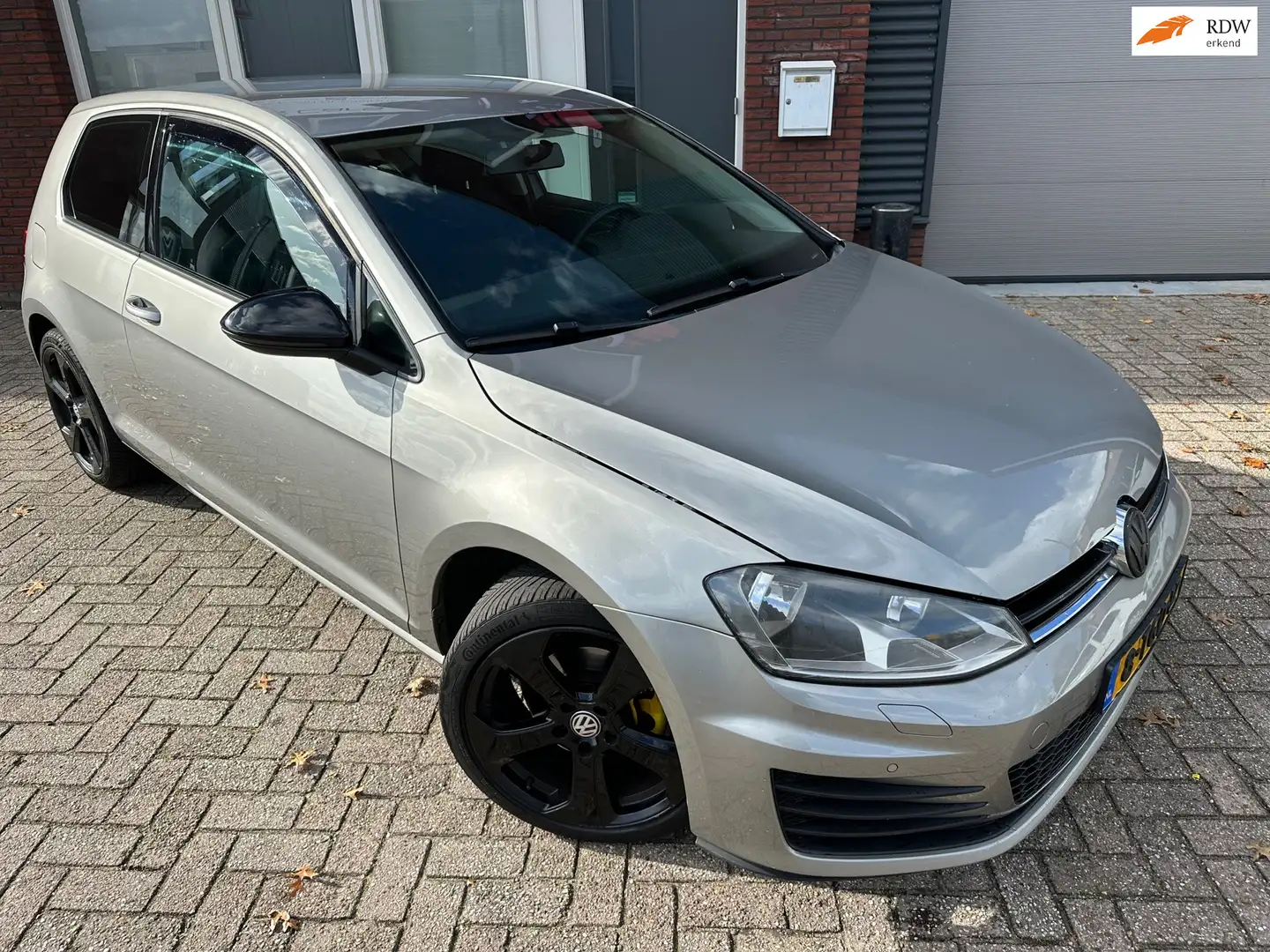 Volkswagen Golf 1.2 TSI / Navi / Camera / PDC / Clima Grijs - 1