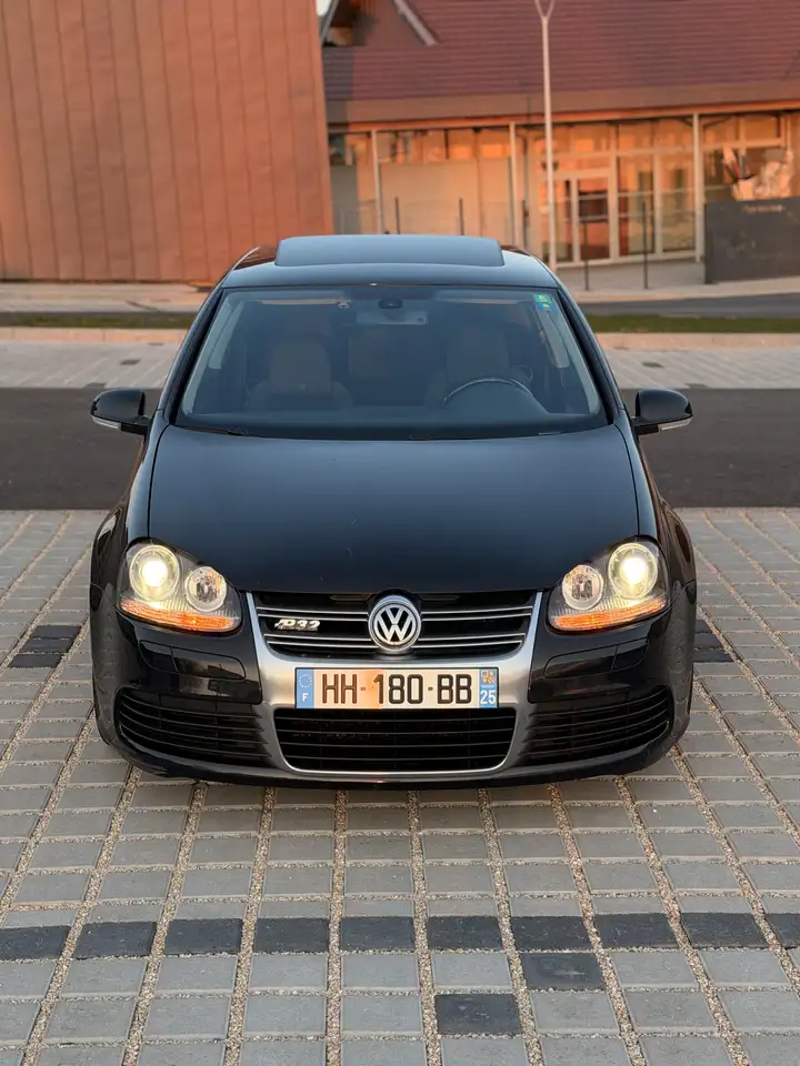 Volkswagen Golf Standard Model — photo 2
