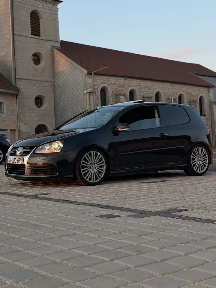 Volkswagen Golf Standard Model