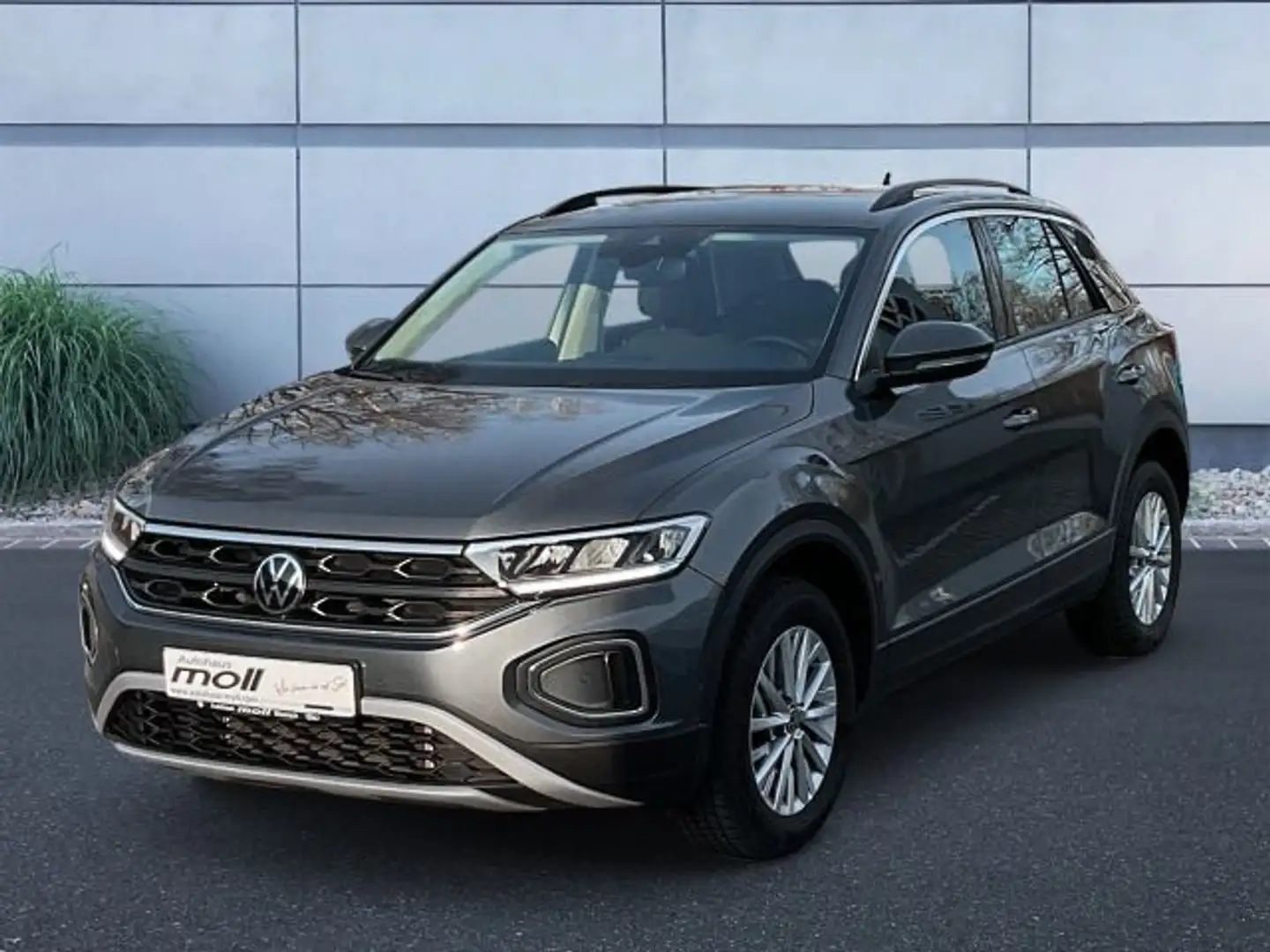 Volkswagen T-Roc T-ROC Life 1.0 TSI, ACC, RearView Grijs - 1