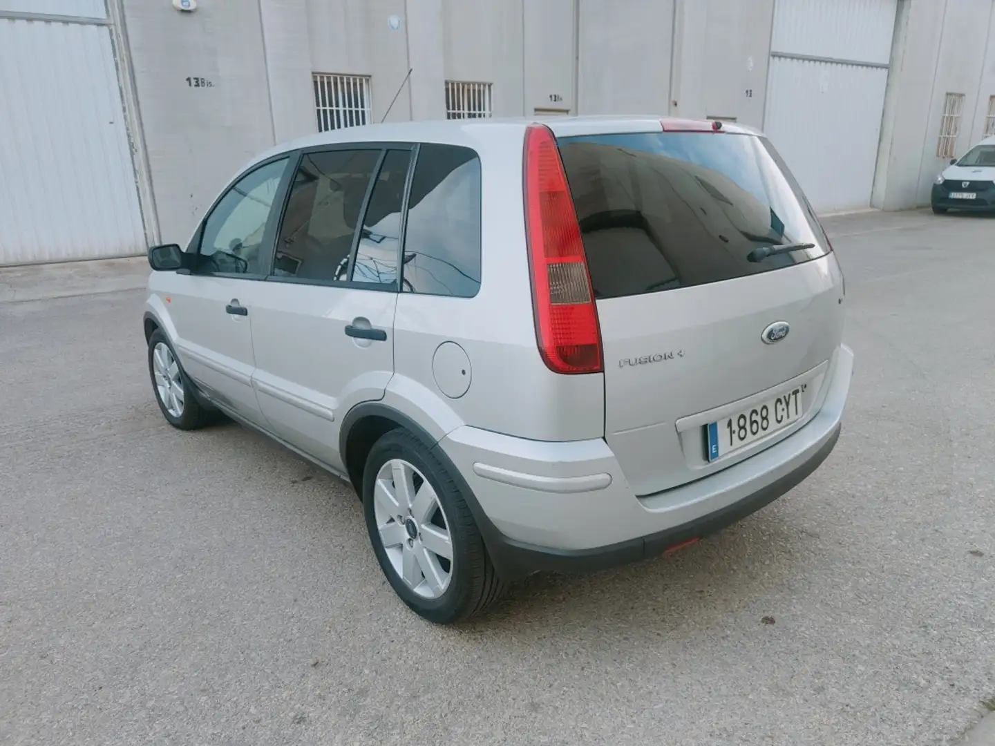 Ford Fusion 1.4TDCI Plus Plateado - 2