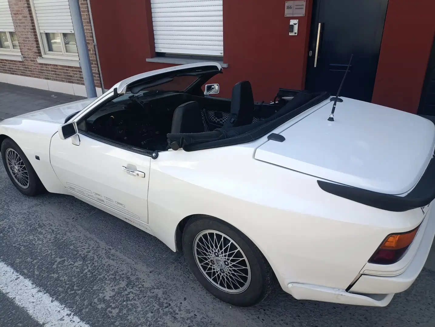 Porsche Porsche 924 Bieber naar 944 Білий - 2