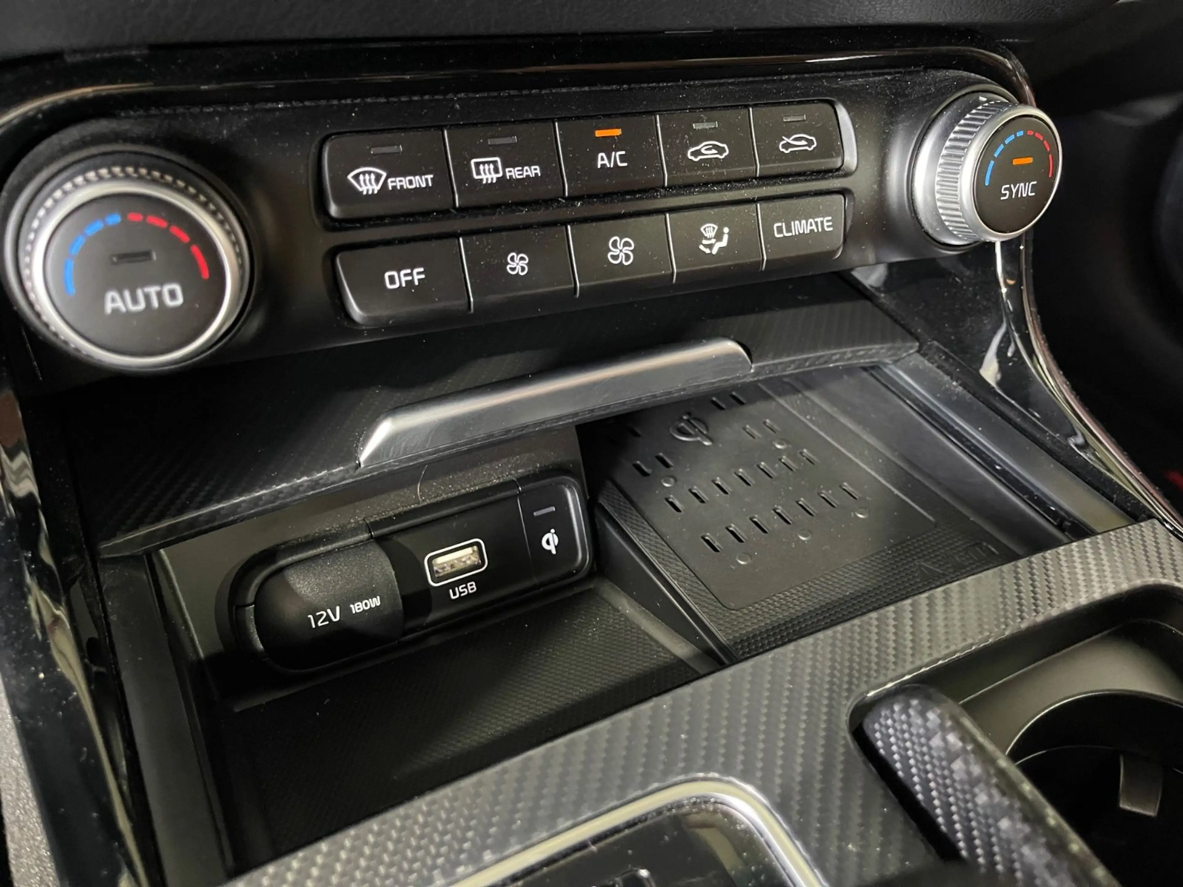 Kia Stinger 3.3 T-GDI AWD+TRIBUTE+PANO+360°+BOSE+GARANTIE — photo 33