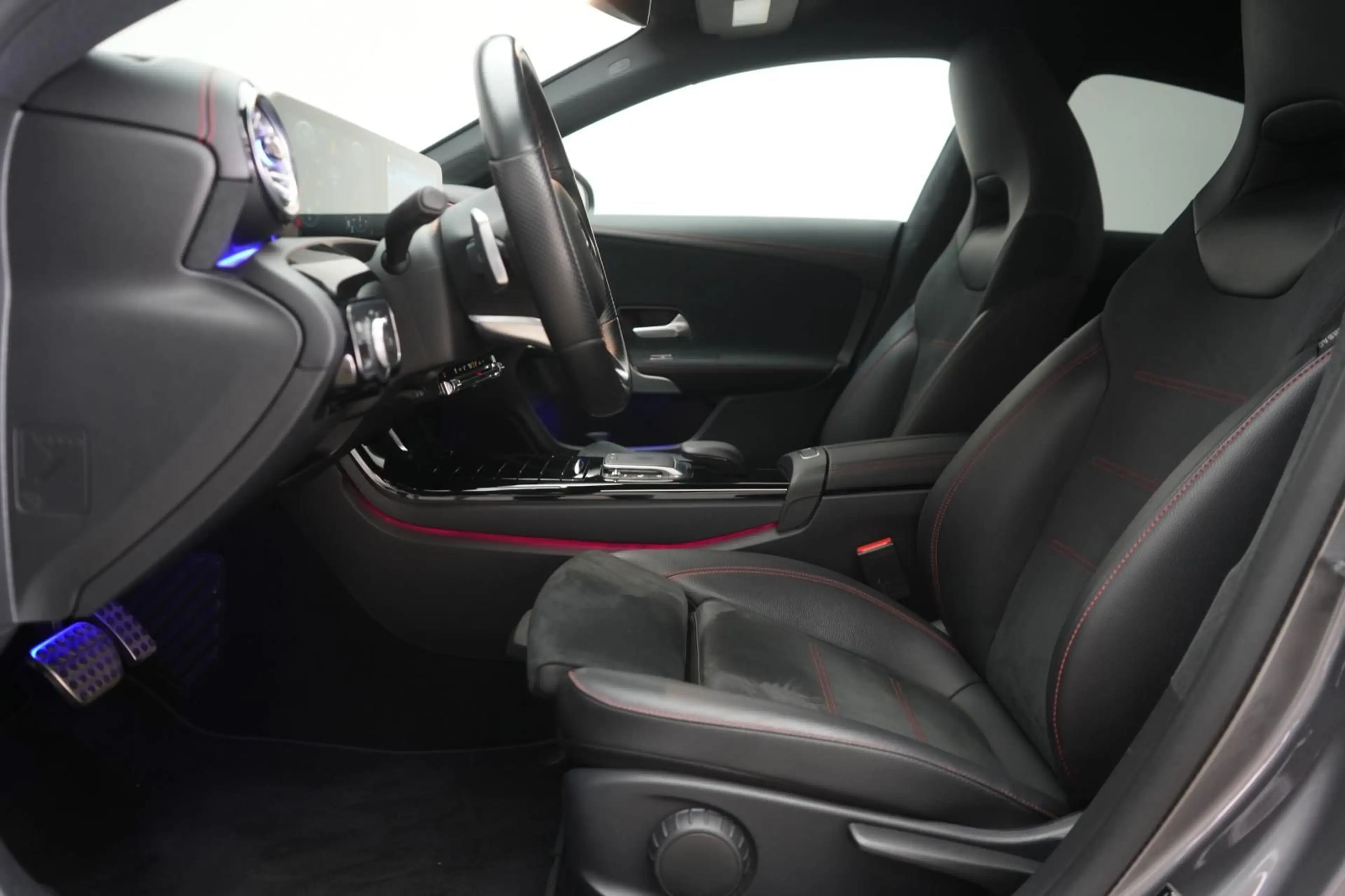 Mercedes-Benz CLA 220 d 8G-DCT AMG Line — photo 9