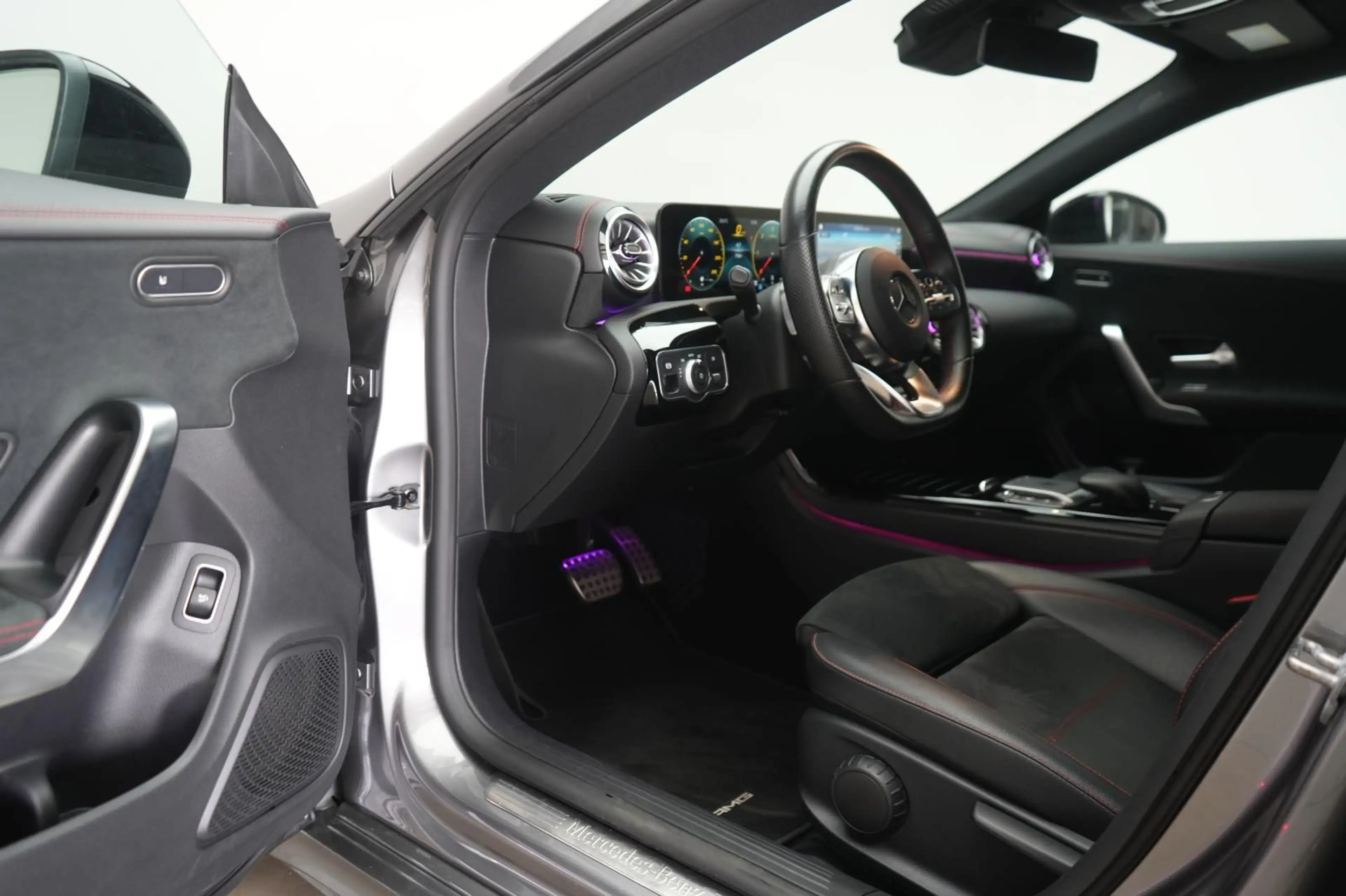 Mercedes-Benz CLA 220 d 8G-DCT AMG Line — photo 10