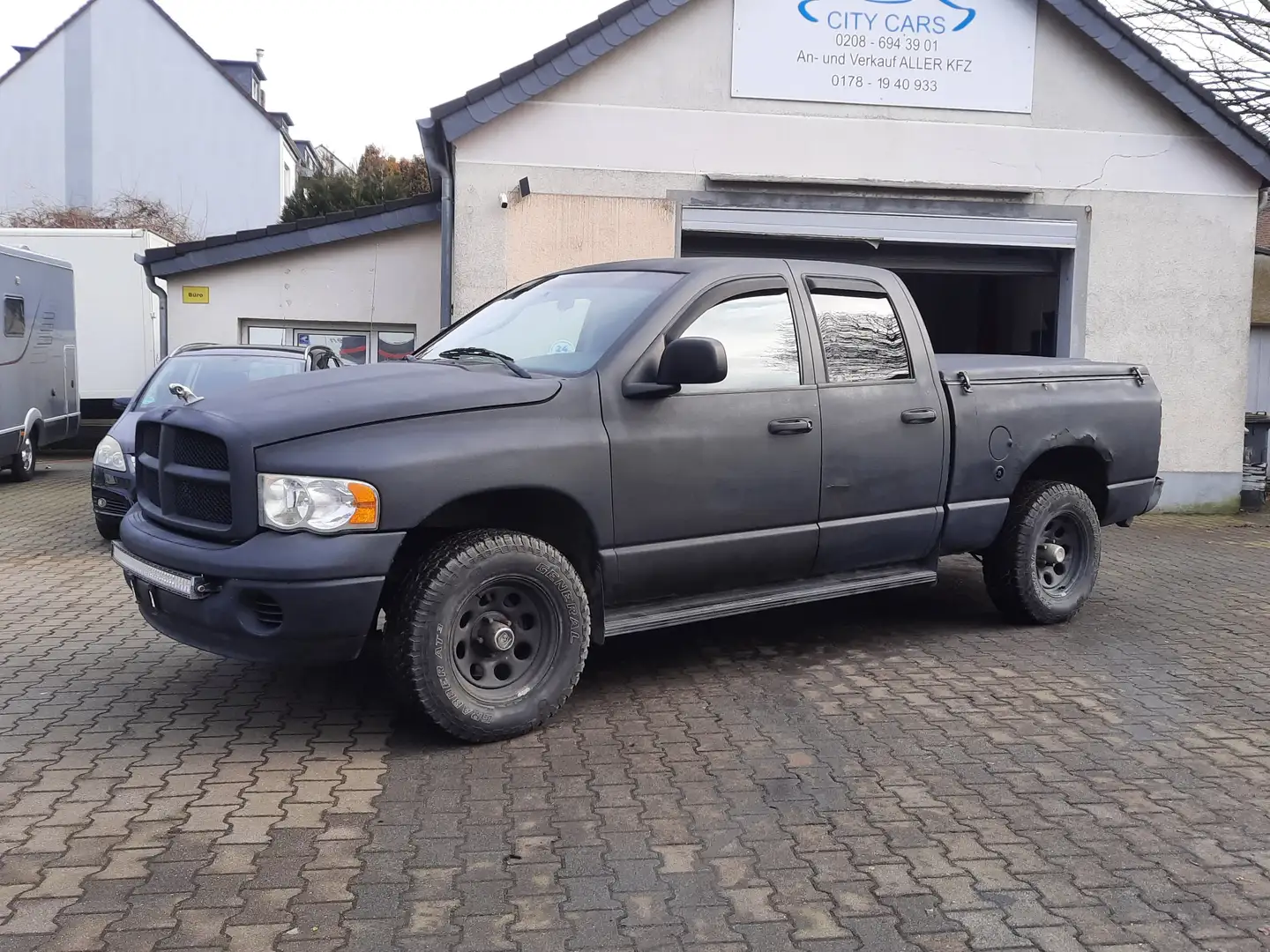 Dodge RAM 4.7 V8 4x4 LPG TÜV 08/25 Schwarz - 1