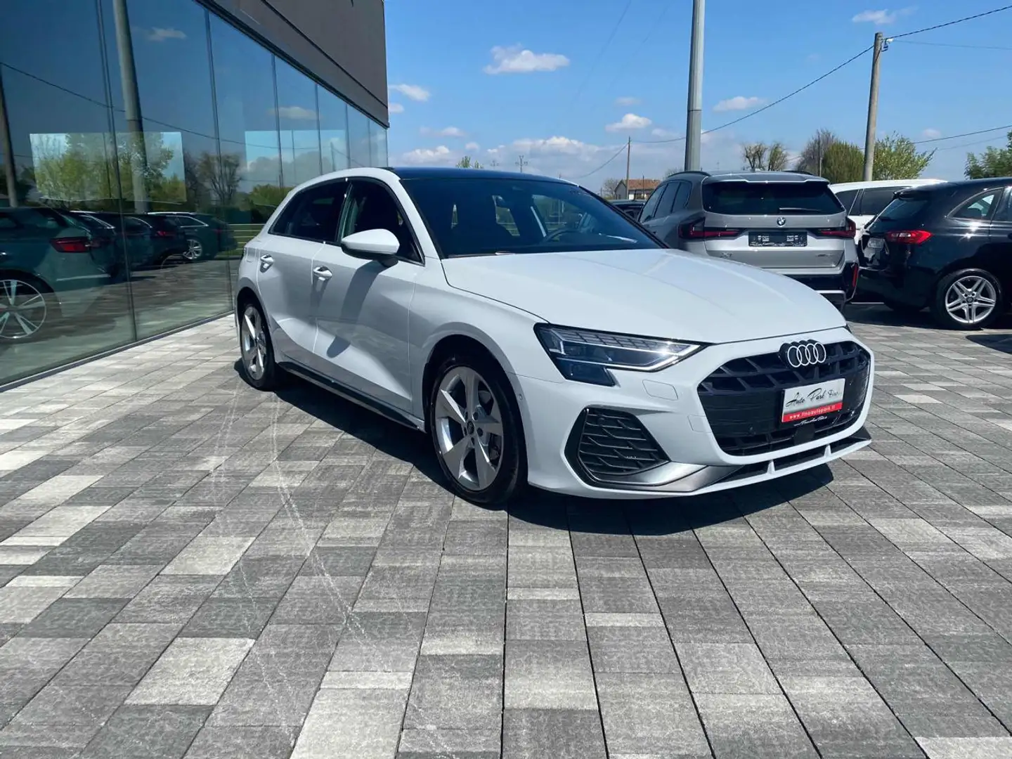 Audi A3 SPB 35TDI S tronic S line -MATRIX e TETTO APRIBILE Bianco - 2
