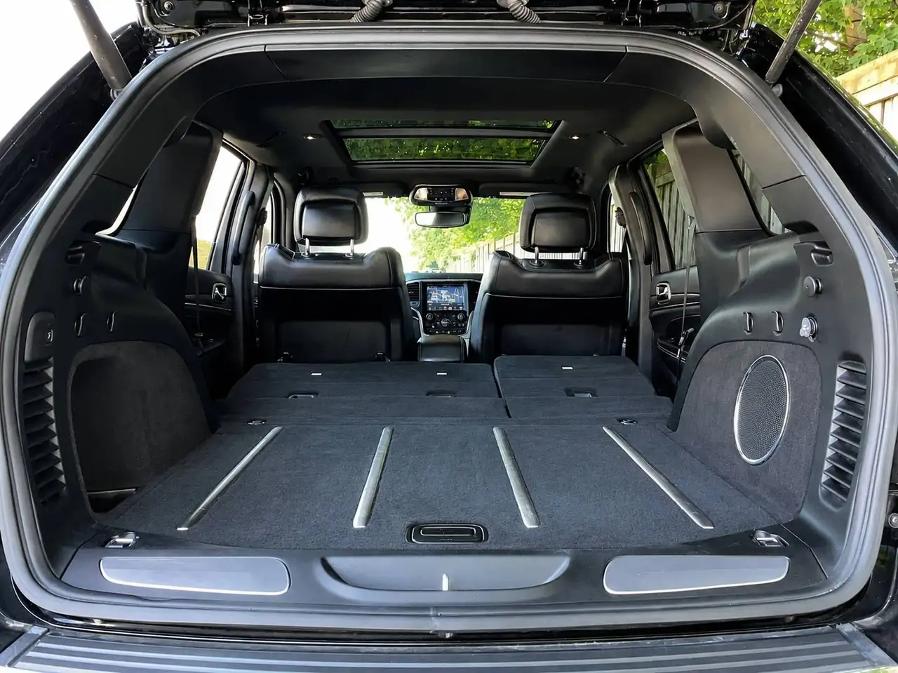 Jeep Grand Cherokee photo Jeep Grand Cherokee