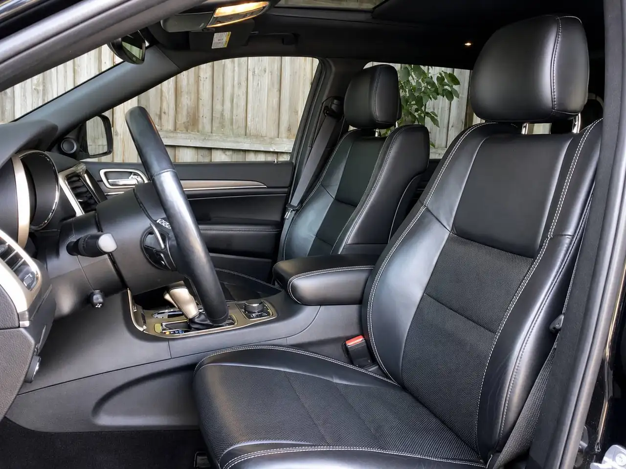 Jeep Grand Cherokee photo Jeep Grand Cherokee