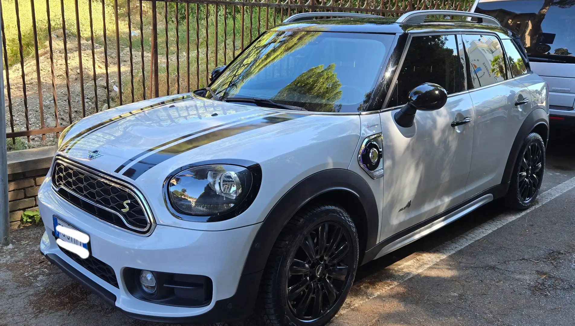 MINI Countryman SE All4 Bílá - 2