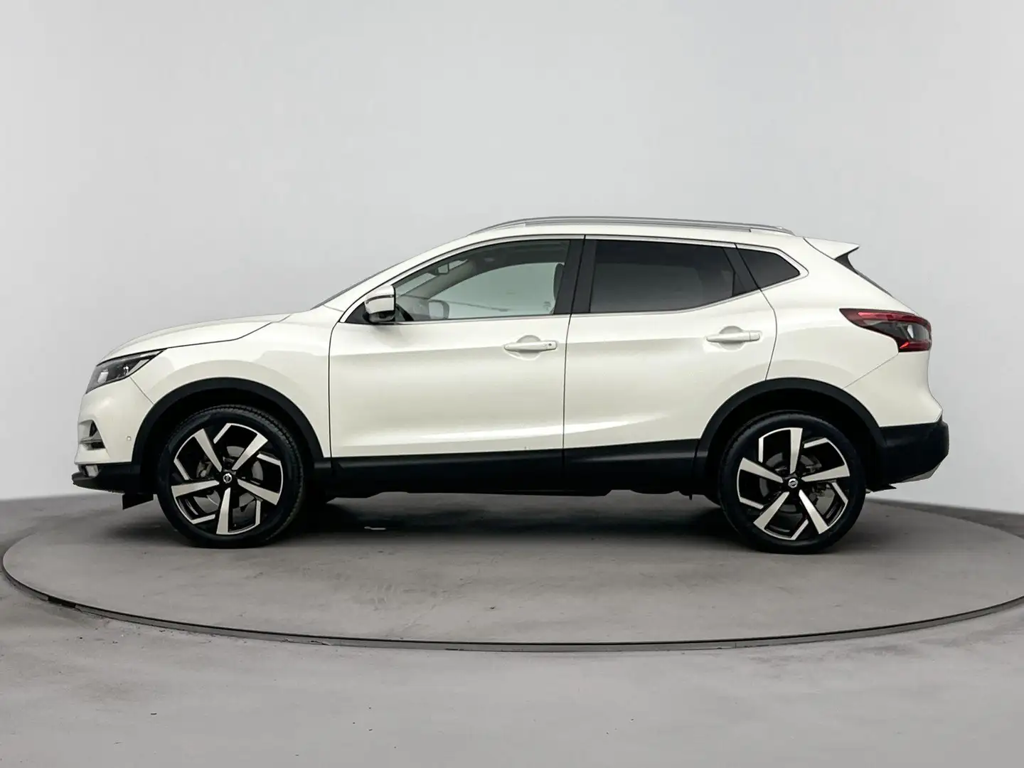 Nissan Qashqai 1.3 DIG-T Tekna 140PK | Navigatie | Panoramadak | Blanc - 2