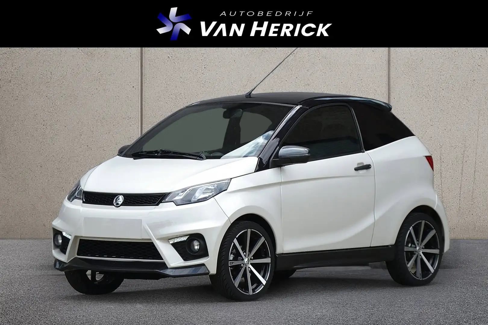 Aixam Coupe Brommobiel E-Coupé Premium | Camera | Sensoren | G Wit - 1