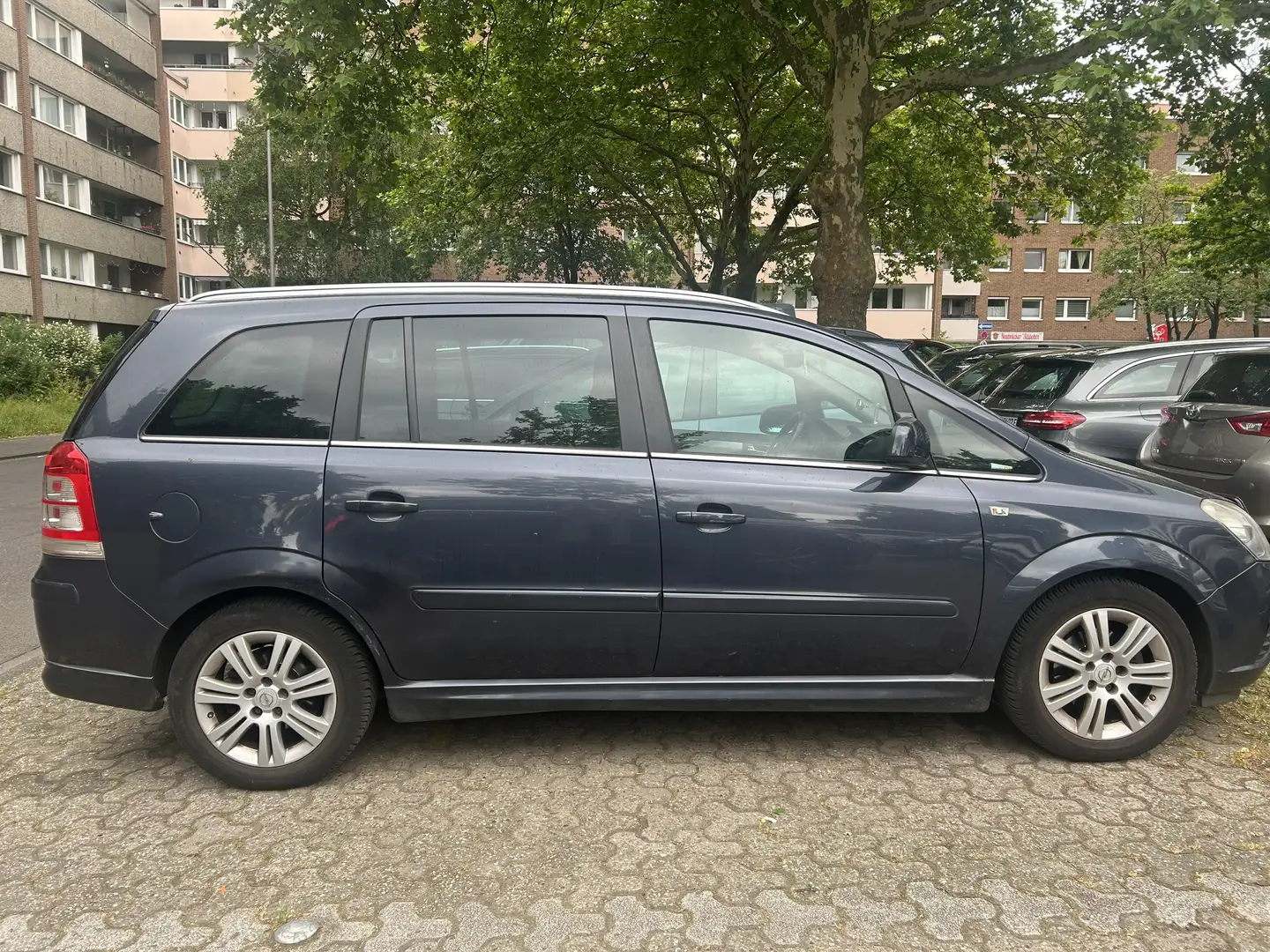 Opel Zafira Life Opel Zafira B Blue - 2