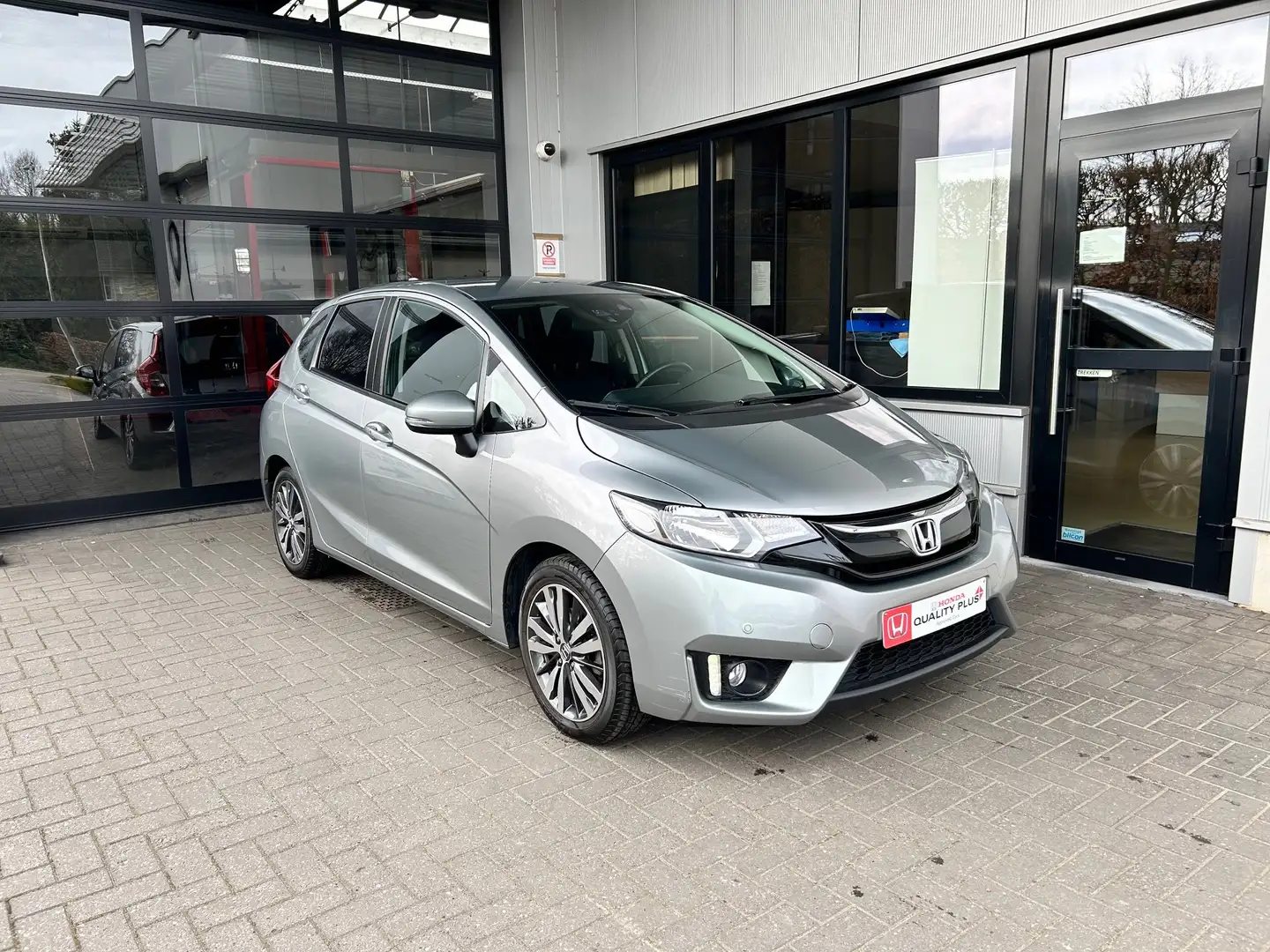 Honda Jazz 1.3i-VTEC Elegance CVT -€2500 SUMMER DEAL Gris - 1