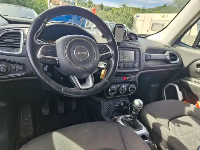 Jeep Renegade view 11