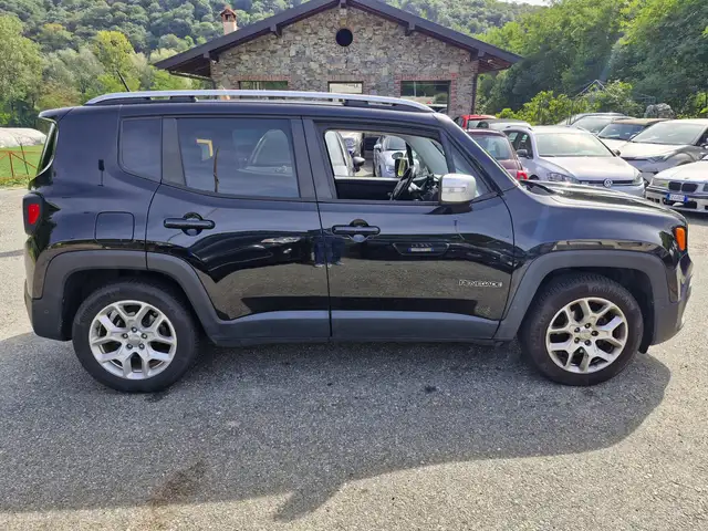 Jeep Renegade view 4