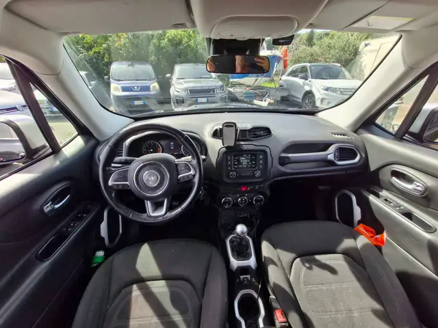 Jeep Renegade view 10
