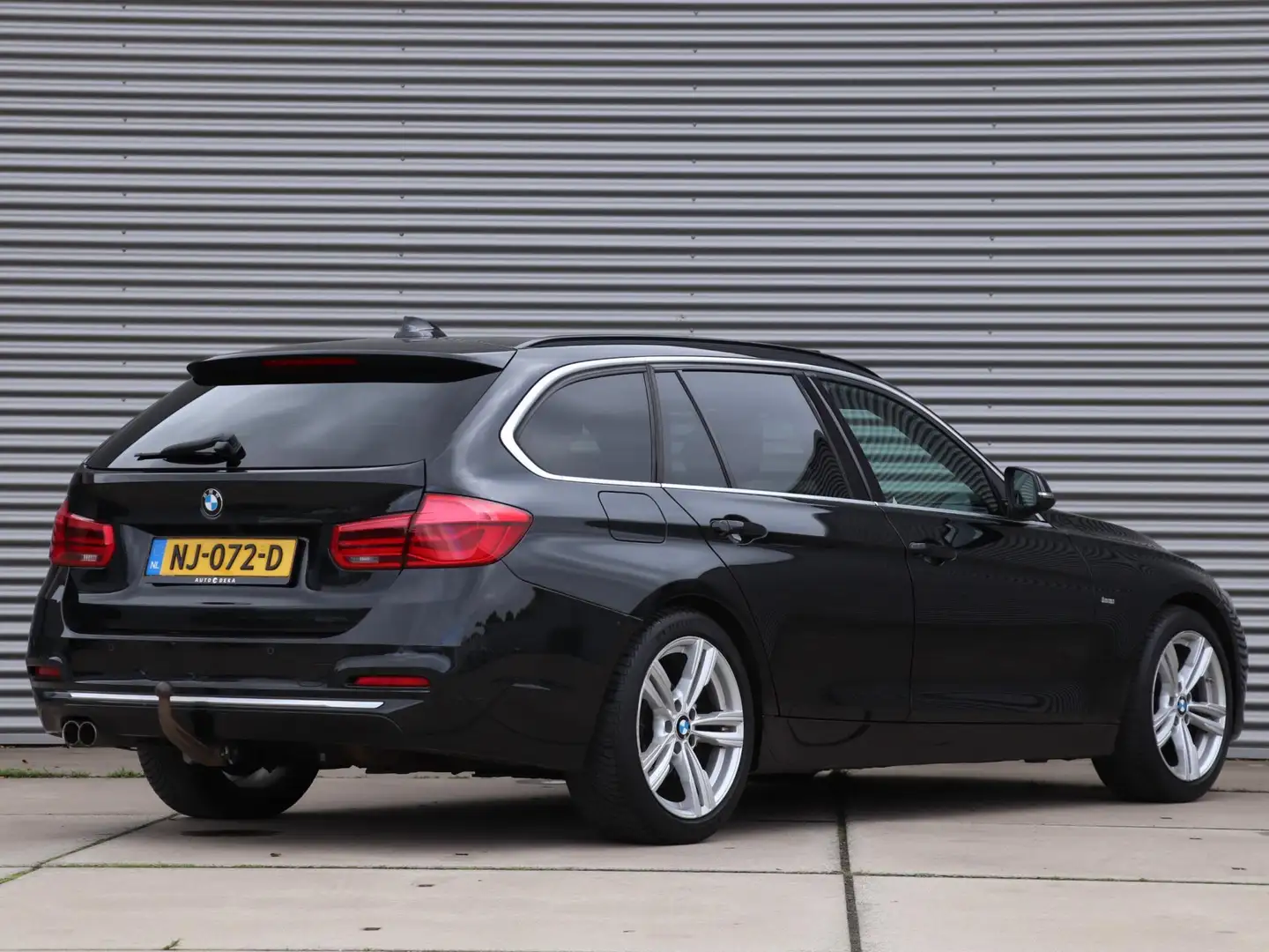 BMW 320 3-serie Touring 320d Luxury Automaat *Panodak*Lede Zwart - 2