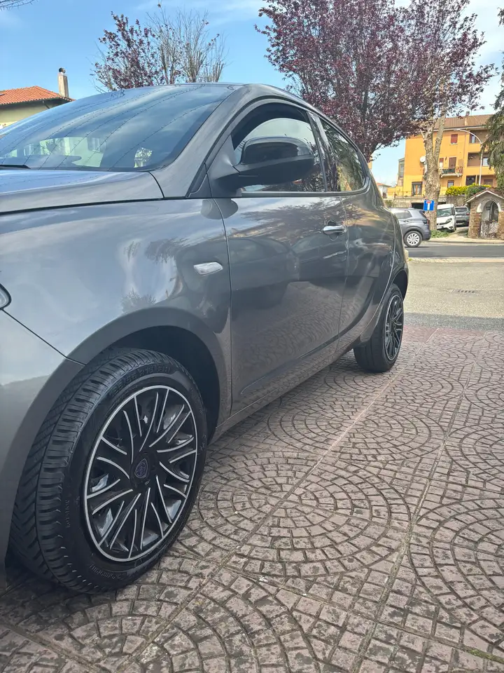 Lancia Ypsilon 2022