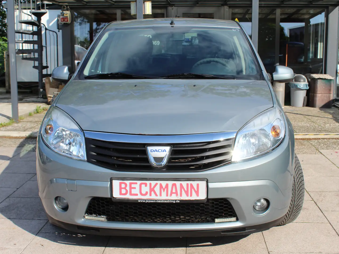 Dacia Sandero Laureate Argent - 2