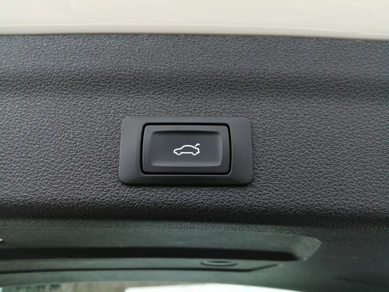 Audi A6 40 TDI S-tronic / MMI-Navi+, Tour, LED 17